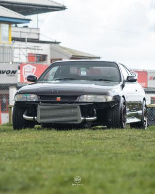 Nissan Skyline (R33)