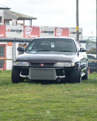Nissan Skyline (R33)